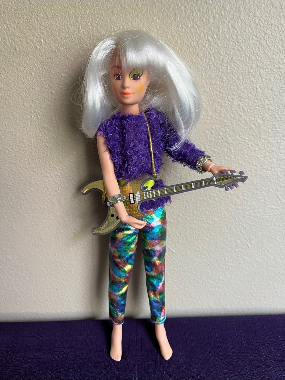 Vintage 1987 Hasbro Jem and the Holograms Roxy Misfits Doll Guitar Clothes
